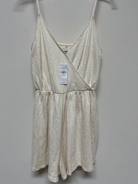 NWT American Eagle Cream Sleeveless Faux Wrap Short Romper size S